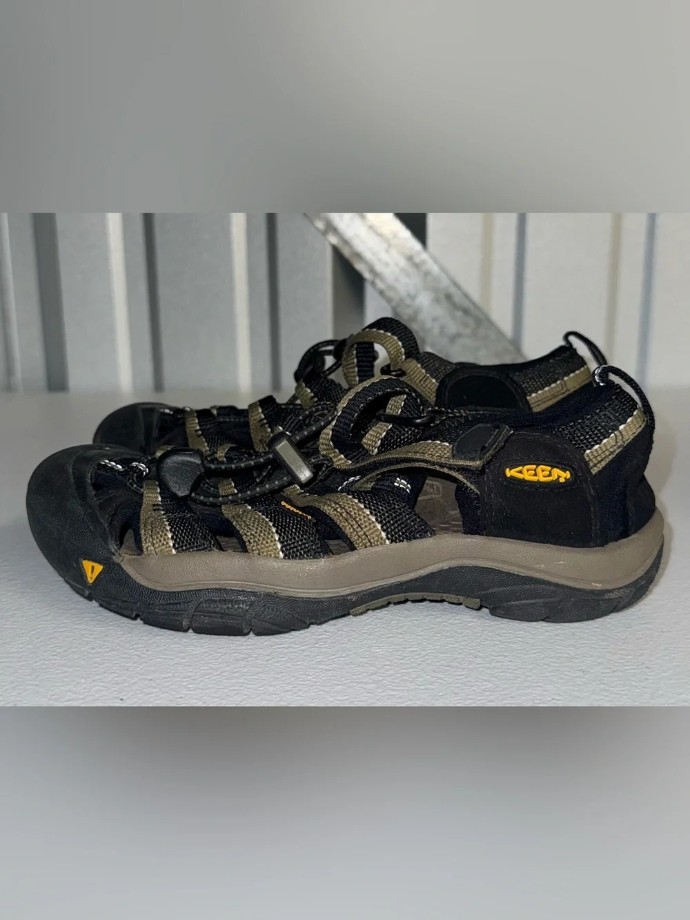 KEEN Newport H2 Kid sandals size 2